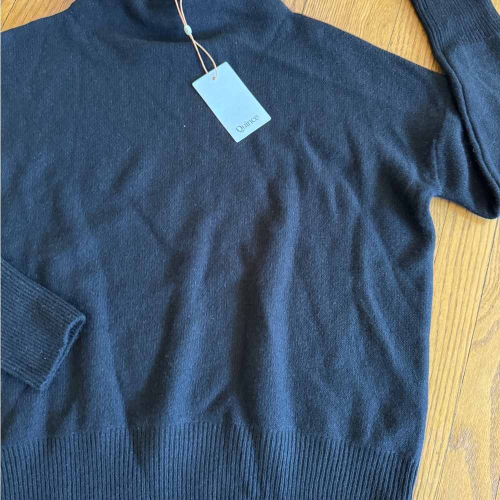 Quince cashmere sweater NWT - Picture 2 of 4